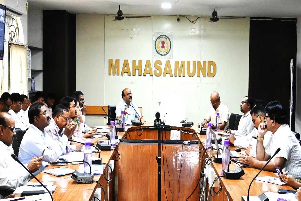 सीईओ एस. आलोक ने जन चौपाल में सुनी आम जनों की समस्याएं, अधिकारियों को शीघ्र निराकरण के दिए निर्देश 1 16 1