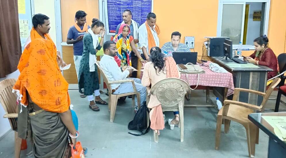 श्रमिक पंजीयन एवं नवीनीकरण के लिए पंचायतों में लग रहा है मोबाइल शिविर 1 16