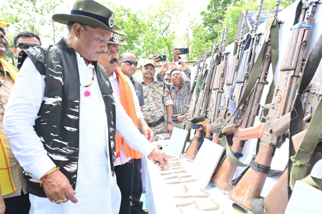 बस्तर में फैल रहा है अब विकास का उजियारा 2 1751894450 da33db93c2575b3ee8af