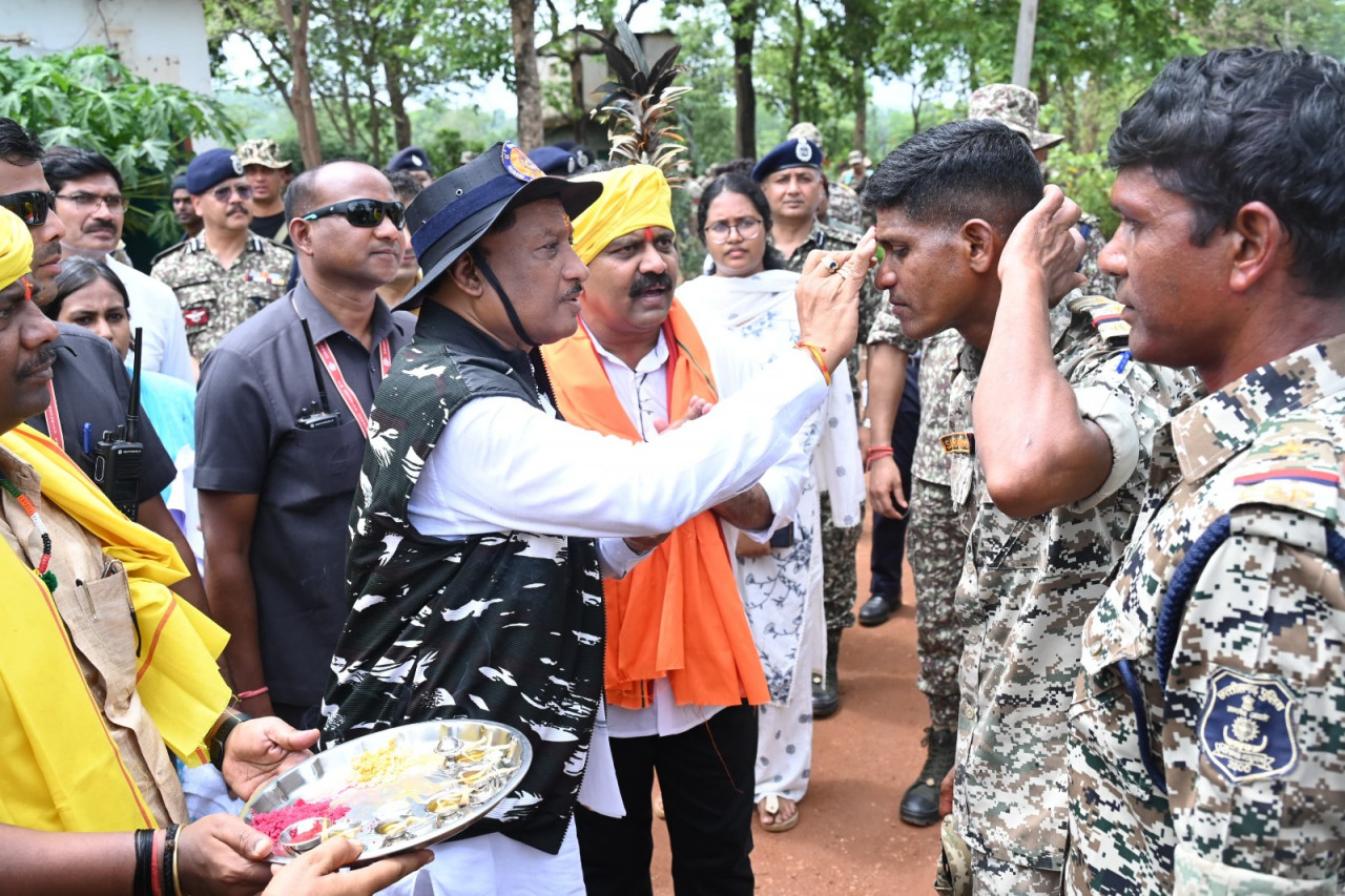 बस्तर में फैल रहा है अब विकास का उजियारा 1 1751894736 28fe3bb7b90aa9bc25d9