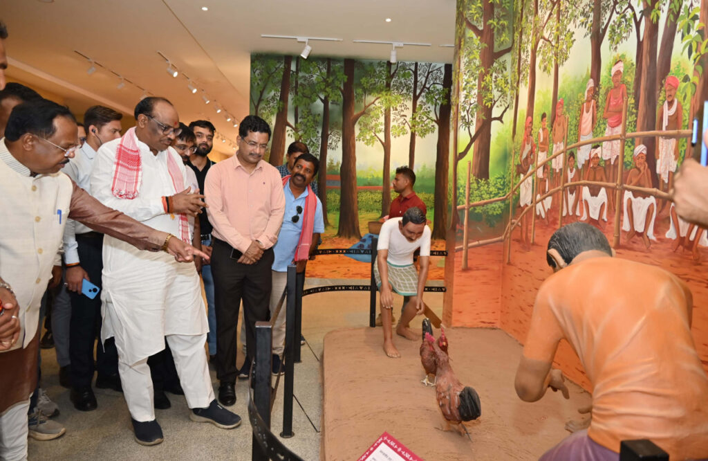 छत्तीसगढ़ की जनजातीय संस्कृति विश्व पटल पर होगी स्थापित, जनजातीय जीवन शैली की हुबहू प्रस्तुति से हुए प्रभावित, केन्द्रीय मंत्री ने जनजातीय संग्रहालय का किया अवलोकन 2 1752415949 5e2ba1b14943151b467e