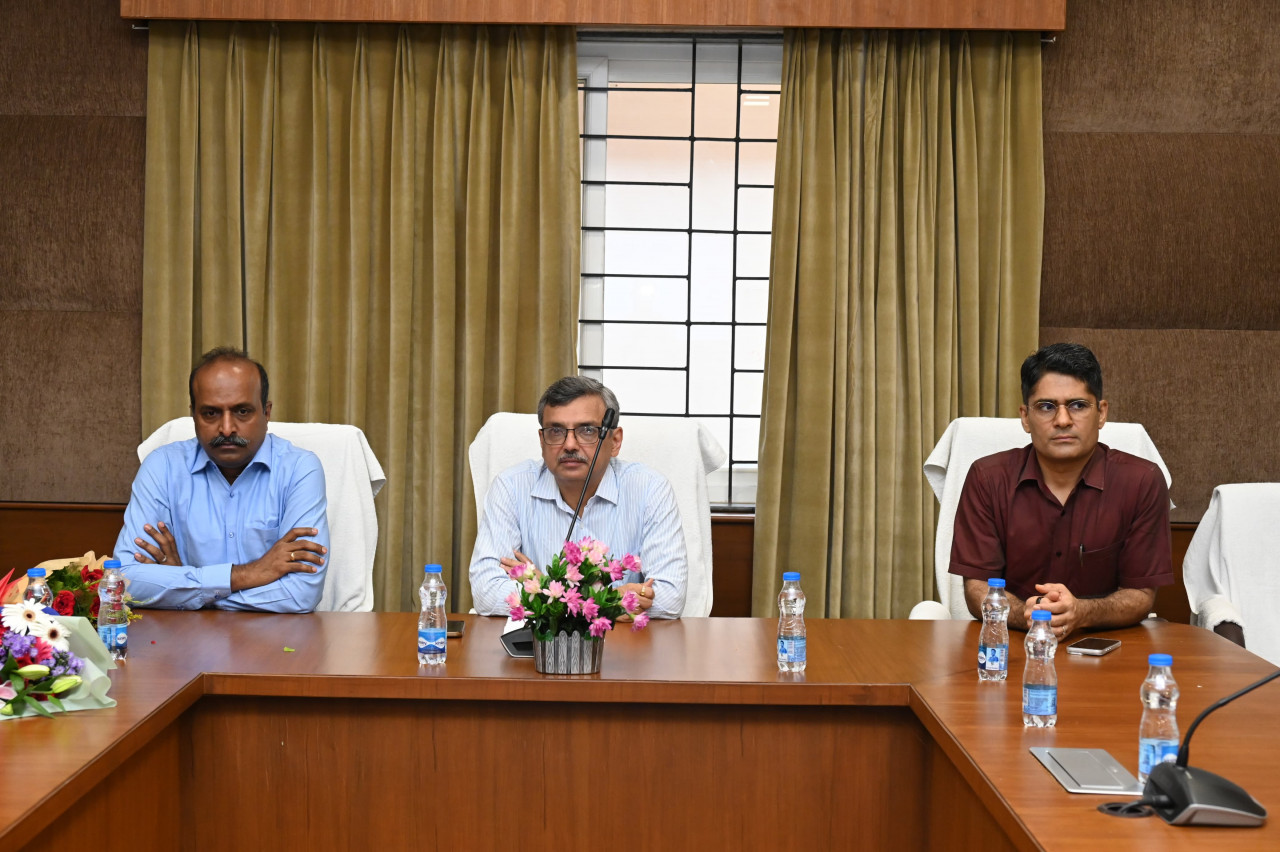 राज्य में भू-अभिलेखों के डिजिटलीकरण पर दिया ज़ोर, पारदर्शिता तथा अद्यतन भू-अभिलेखों की उपलब्धता सुनिश्चित करें-केंद्रीय भूमि संसाधन सचिव मनोज जोशी 1 1752569603 2ae61226b82ead87b9aa