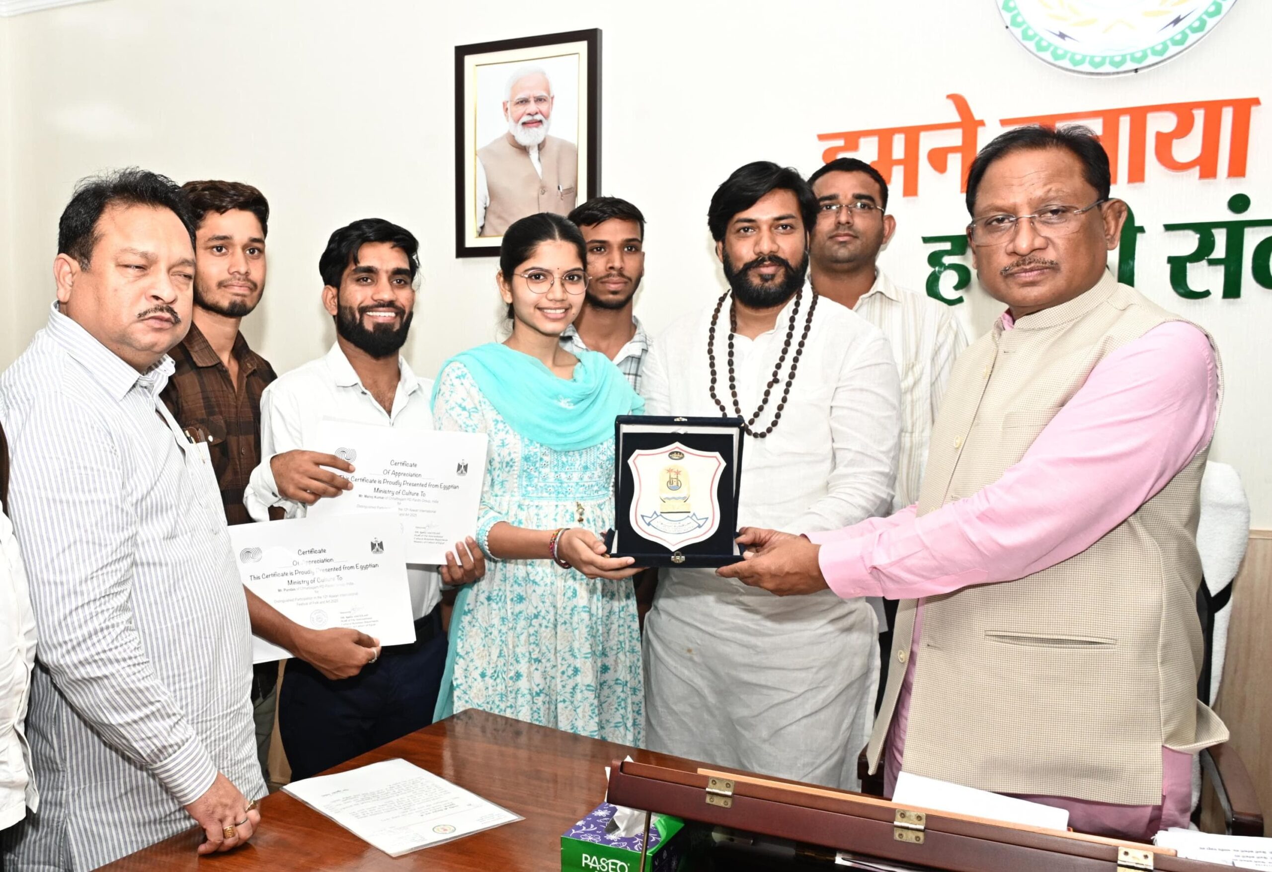 मुख्यमंत्री विष्णुदेव साय से पंथी नृत्य दल ने की सौजन्य मुलाकात 1 WhatsApp Image 2025 07 03 at 1.59.13 PM scaled