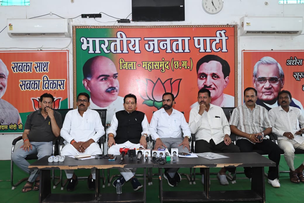 कांग्रेस का भ्रष्टाचार चरम पर,सच्चाई से भागने रोज़ बोल रहे 100 झूठ, छत्तीसगढ़ को भ्रष्टाचार की प्रयोगशाला बना दिया : विधायक डॉ संपत अग्रवाल 1 WhatsApp Image 2025 07 23 at 3.54.44 PM
