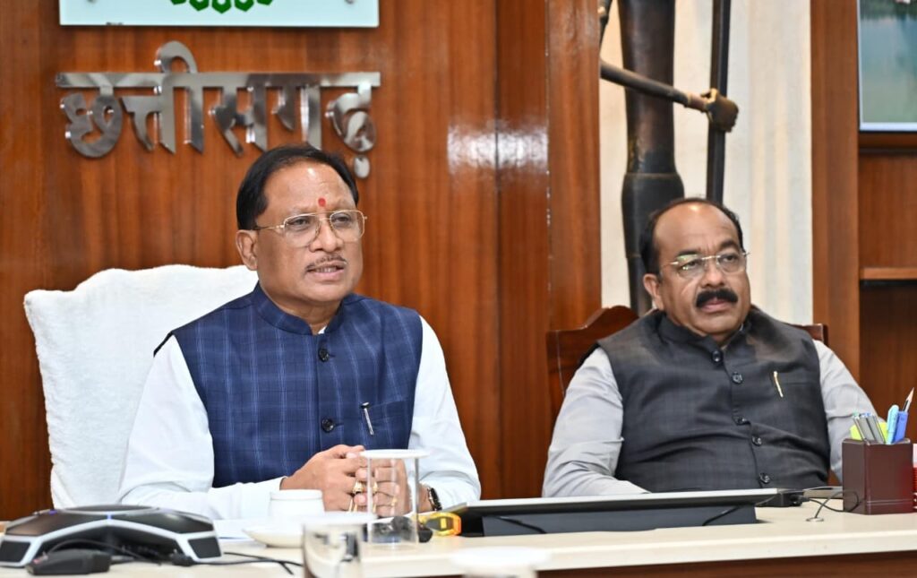 मुख्यमंत्री विष्णु देव साय ने सूरजपुर जिले में 211 करोड़ से अधिक के विकास कार्यों का लोकार्पण-भूमिपूजन 2 1755700164 21d6789b38a736899223