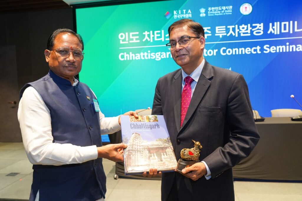मुख्यमंत्री विष्णुदेव साय ने दक्षिण कोरिया प्रवास के दौरान निवेशकों को छत्तीसगढ़ में निवेश हेतु किया आमंत्रित 2 1756375395 f0b87b5b4fda547cfa4c