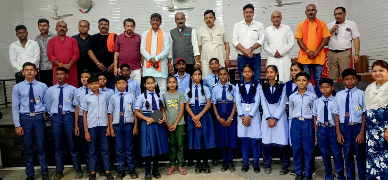 विधायक महासमुंद योगेश्वर राजू सिंहा ने संभाग स्तरीय टेबल टेनिस एवं लॉन टेनिस प्रतियोगिता में शामिल खिलाड़ियों को दी शुभकामनाएं 1 WhatsApp Image 2025 09 23 at 11.37.08 AM