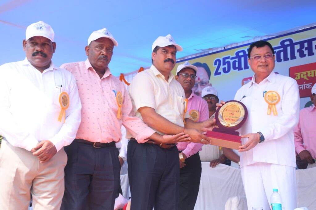 25वीं राज्य स्तरीय शालेय क्रीडा प्रतियोगिता का हुआ शुभारंभ, खेल हमें जीवन में बहुत कुछ सिखाता है, खेल से मिलती है आगे बढ़ने की प्रेरणा : उद्योग मंत्री लखन लाल देवांगन 3 1760341180 b75adb769c5c4d8efbfa