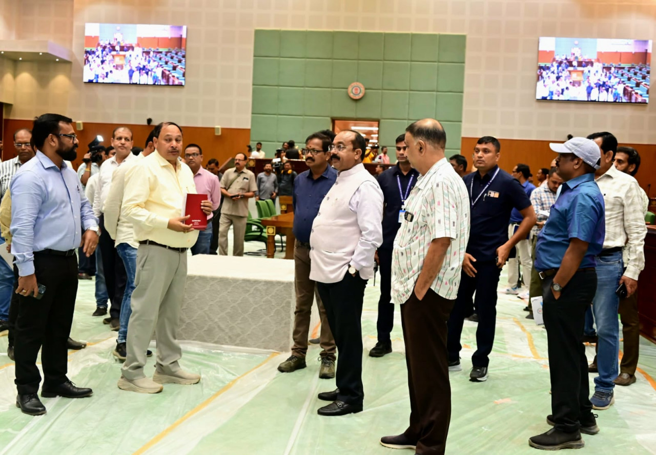 उप मुख्यमंत्री अरुण साव ने विधानसभा भवन के लोकार्पण की तैयारियों का किया निरीक्षण 1 1761575406 f3983eb74aa985282839