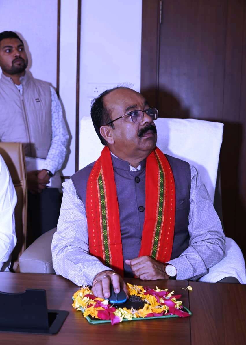 उप मुख्यमंत्री अरुण साव ने युवा आयोग के वेबसाइट को किया लॉन्च 8 1764241999 6a35858f40aca6511f57