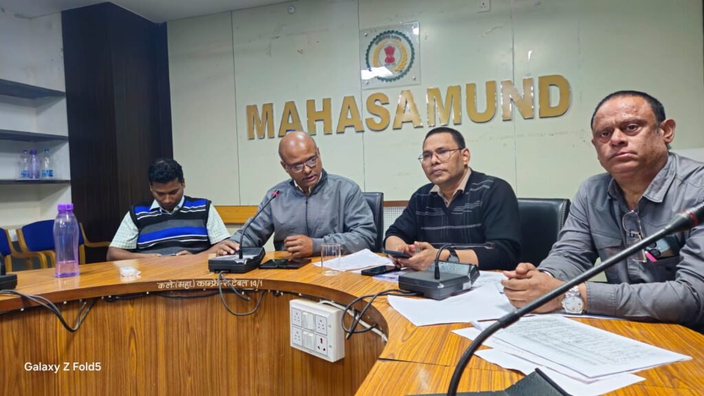 महासमुंद में जिला सहकारी समिति कर्मचारी संघ और आपरेटर संघ के कर्मचारियों की हड़ताल समाप्त, देर रात संघ ने जिला कार्यालय में सौंपा ज्ञापन, आज से लौटेंगे काम पर 4 ffca2427 110d 42a3 ab46 e7ff6a81b1db