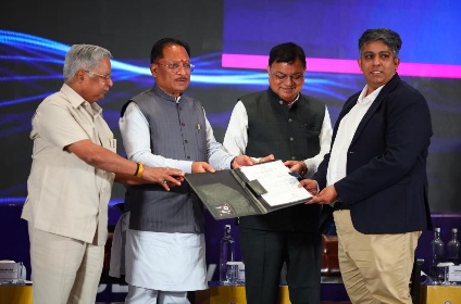 छत्तीसगढ़ में निवेश के लिए बिछा रेड कारपेट, 9,580 करोड़ रुपये के मिले प्रस्ताव,इन्वेस्टर कनेक्ट में हैदराबाद के निवेशकों को मुख्यमंत्री साय का न्योता 2 IMG 20260615 WA0006