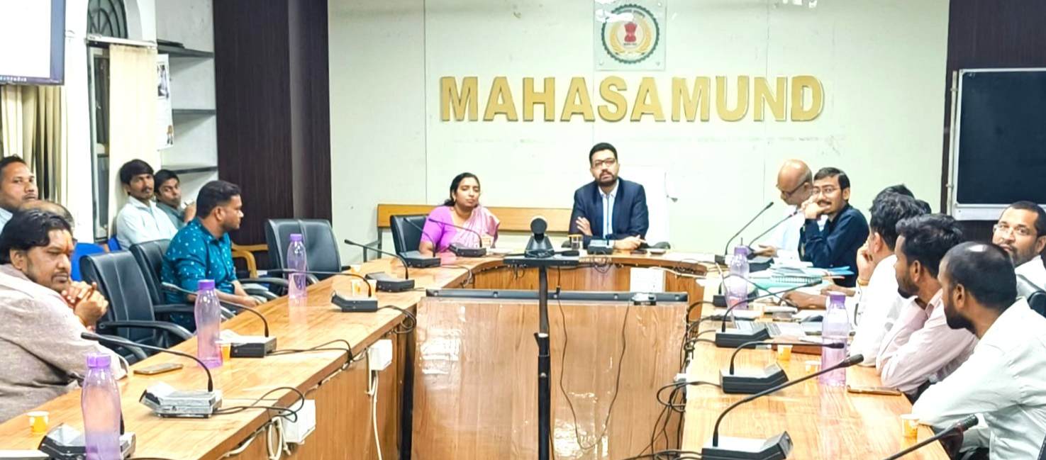 कलेक्टर श्री लंगेह ने की जल जीवन मिशन योजना के प्रगति की समीक्षा, 05 ठेकेदारों को लापरवाही बरतने नोटिस जारी 4 IMG 20260722 173340