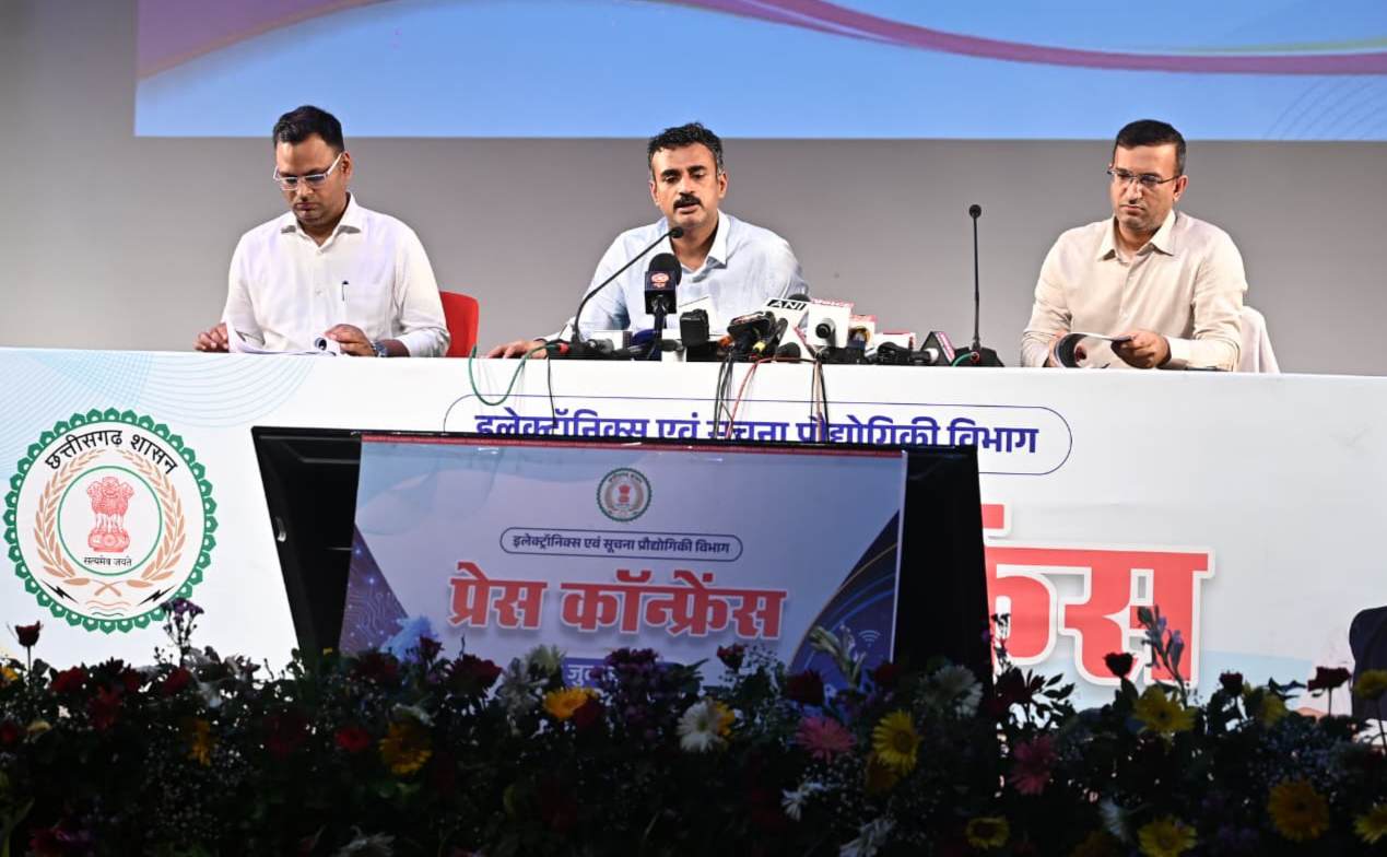 छत्तीसगढ़ बन रहा है, अग्रणी राज्य सेवा सेतु, भारतनेट, एआई और डिजिटल कनेक्टिविटी से नागरिकों को अधिक सुगम सेवाएं मिल रही 1 IMG 20260723 221647