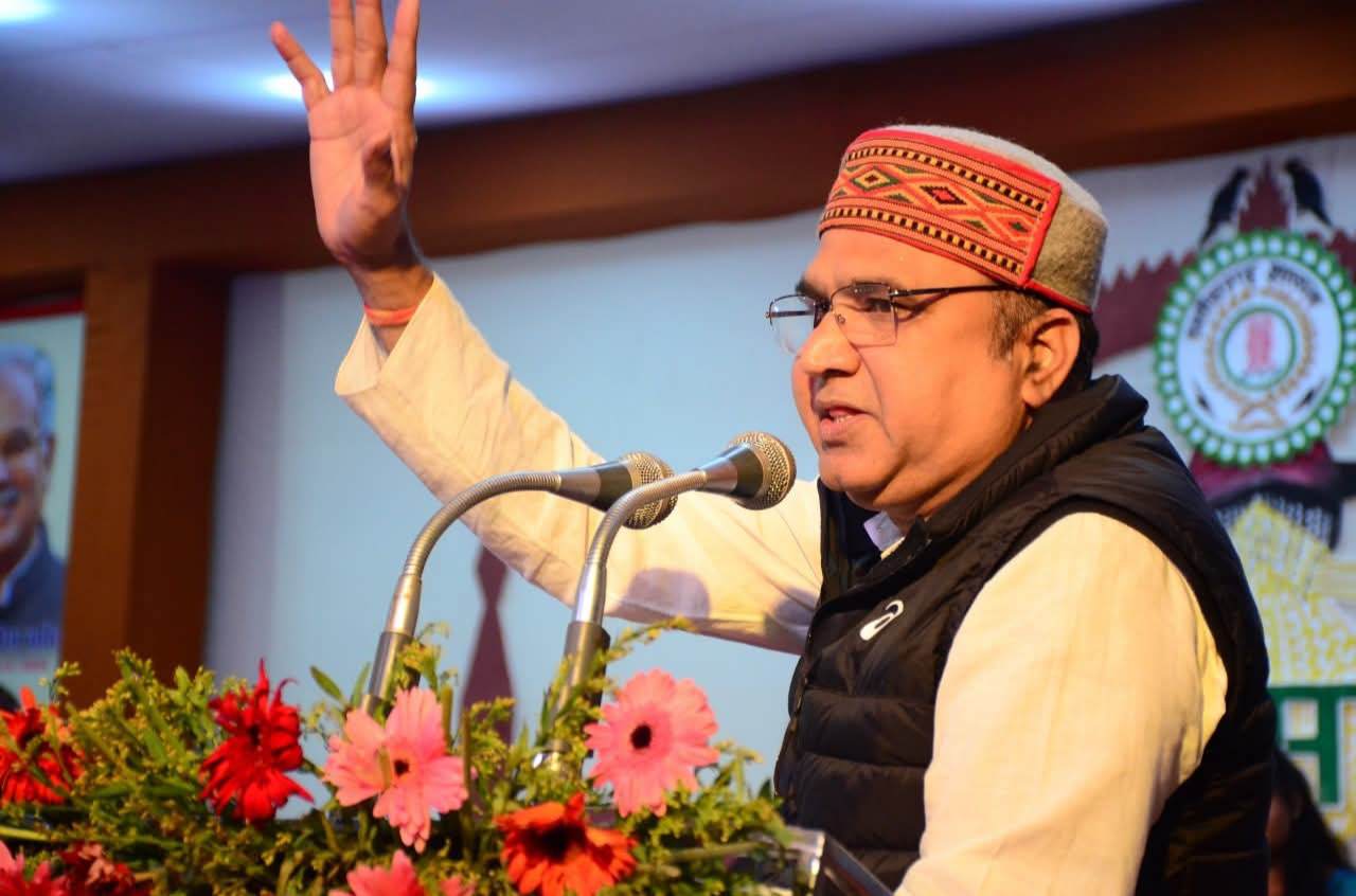 केंद्रीय शिक्षा मंत्री धर्मेंद्र प्रधान का इस्तीफा देश के करोड़ों युवाओं, छात्रों और उनके अभिभावकों के अनवरत संघर्ष और आक्रोश की बड़ी जीत,द्वारिकाधीश यादव ने प्रतिक्रिया देते हुए कहा कि यह इस्तीफा इस बात का जीवंत प्रमाण है कि लोकतंत्र में जनता की आवाज से बड़ी कोई ताकत नहीं होती 1 IMG 20260725 212440