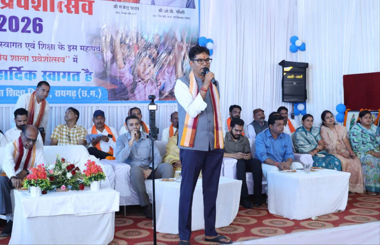 कक्षा 10वीं एवं 12वीं के 50 से अधिक मेधावी विद्यार्थियों का हुआ सम्मान,शिक्षा जीवन बदलने की सबसे बड़ी ताकत : वित्त मंत्री ओपी चौधरी 1 IMG 20260731 150353