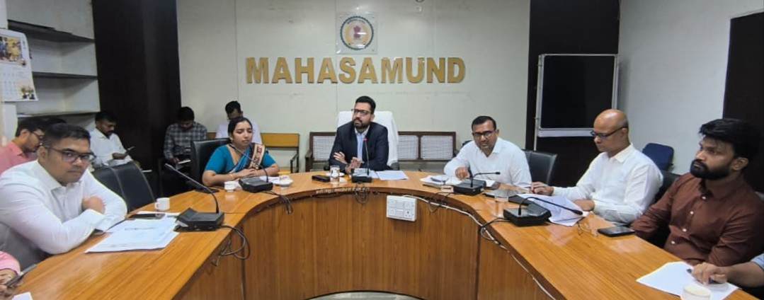 कलेक्टर ने ली साप्ताहिक समय-सीमा की बैठक, दिए आवश्यक निर्देश, प्रत्येक पंचायतों में रोजगार उपलब्ध कराने के निर्देश,होटल, ढाबों में खाद्य पदार्थों की गुणवत्ता का नियमित जांच करें 4 IMG 20260804 141735