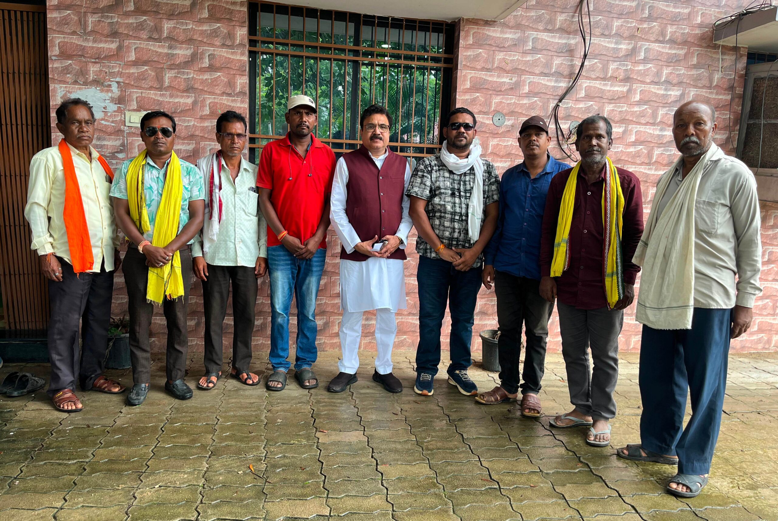 विश्व आदिवासी दिवस पर कोमाखान में होगा भव्य महोत्सव, विधायक द्वारिकाधीश यादव होंगे मुख्य अतिथि ,अखिल भारतीय गोंड़ समाज ने सौंपा आमंत्रण 2 IMG 20260807 164259 1 scaled