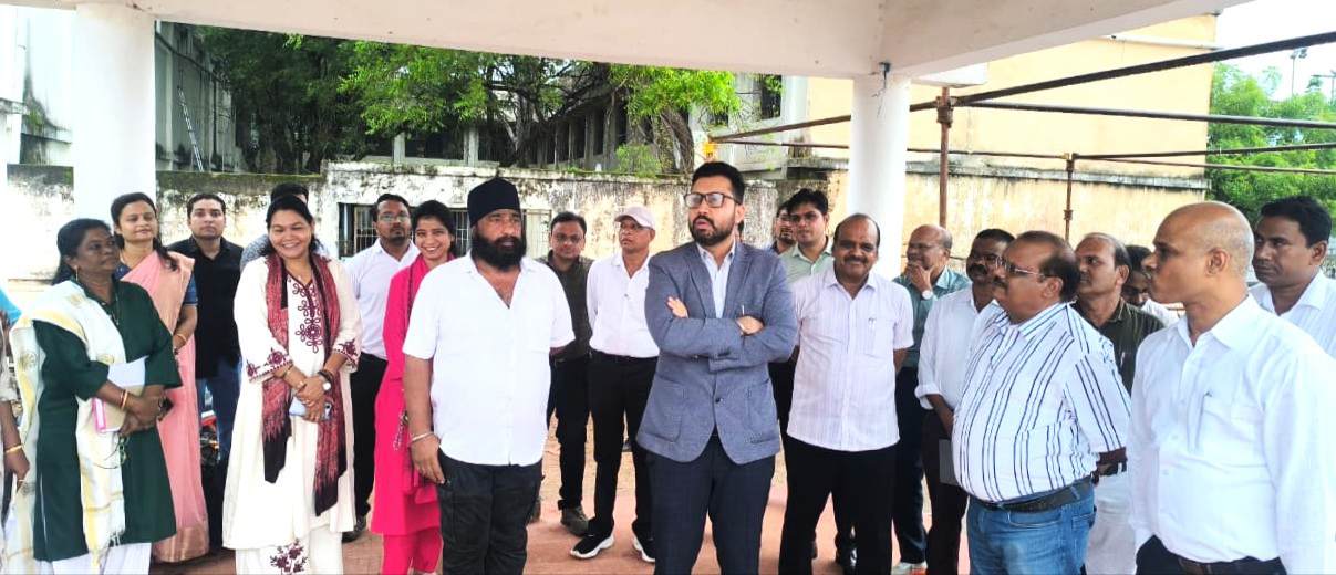 कलेक्टर विनय कुमार लंगेह ने स्वतंत्रता दिवस की तैयारियों का लिया जायजा 2 IMG 20260808 142620