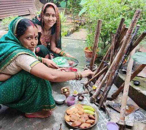 विशेष लेख: प्रकृति, परंपरा और माटी से जुड़ाव की अनूठी मिसाल है छत्तीसगढ़ का पहला लोक-पर्व 'हरेली तिहार' जानिए इस प्रमुख लोक-पर्व का महत्व और परंपराएँ 2 IMG 20260810 161931