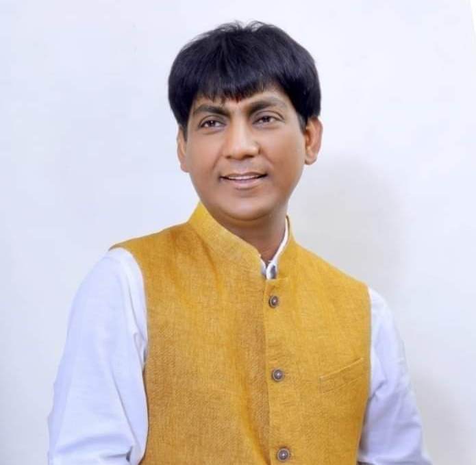 प्रधानमंत्री आवास योजना से हर पात्र परिवार का हो अपना पक्का आशियाना : विधायक योगेश्वर राजू सिन्हा 2 IMG 20260811 115413