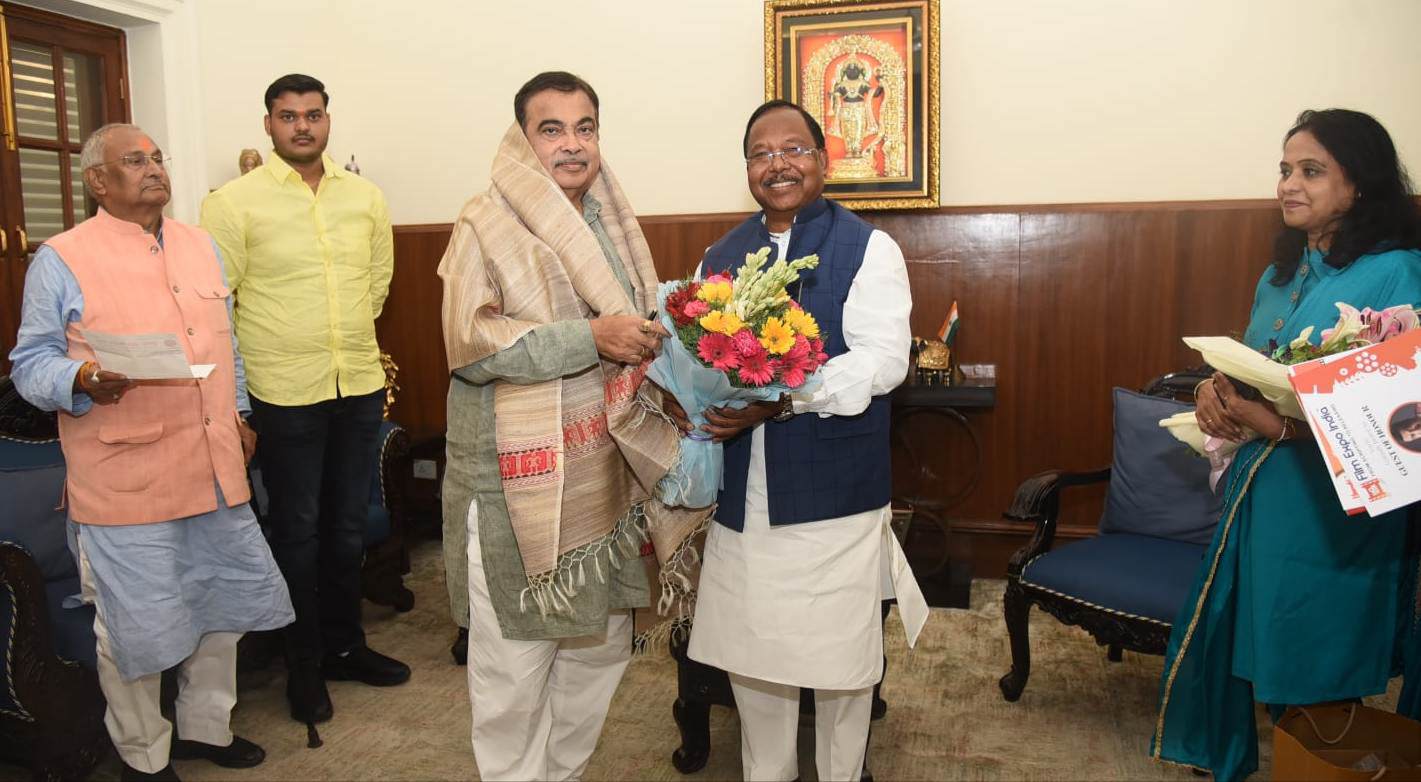 बलरामपुर और रामानुजगंज को जल्द मिलेगा बायपास की सौगात, मंत्री रामविचार नेताम ने केंद्रीय परिवहन मंत्री नितिन गडकरी से दिल्ली में की सौजन्य मुलाकात 3 IMG 20260812 124342