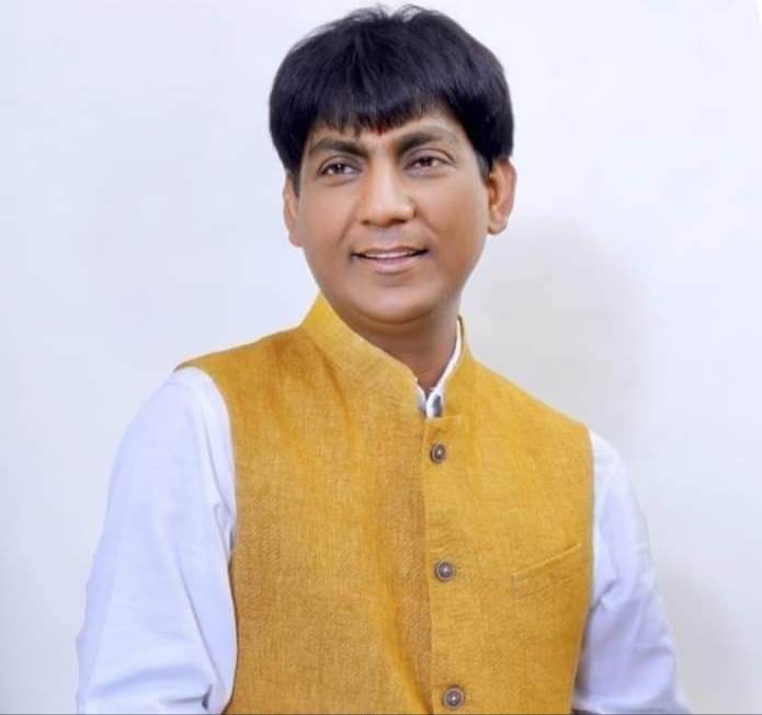 स्वतंत्रता दिवस को आन, बान और शान के साथ मनाएं: विधायक योगेश्वर राजू सिन्हा 1 IMG 20260813 124639