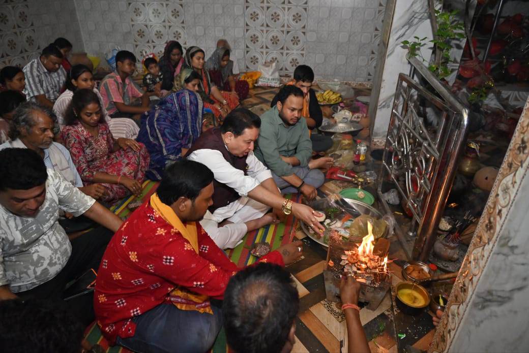 विधायक डॉ. संपत अग्रवाल ने मां काली शक्तिपीठ गिधली में की पूजा-अर्चना, हरेली पर क्षेत्र की सुख-समृद्धि की मांगी कामना 5 IMG 20260813 132942