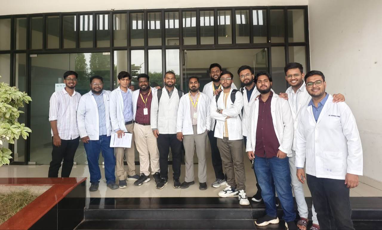 इंटर्न्स की समस्याओं पर चिकित्सा शिक्षा विभाग की बैठक, स्टाइपेंड बढ़ाने की माँग पर विचार का आश्वासन 1 IMG 20260814 113702