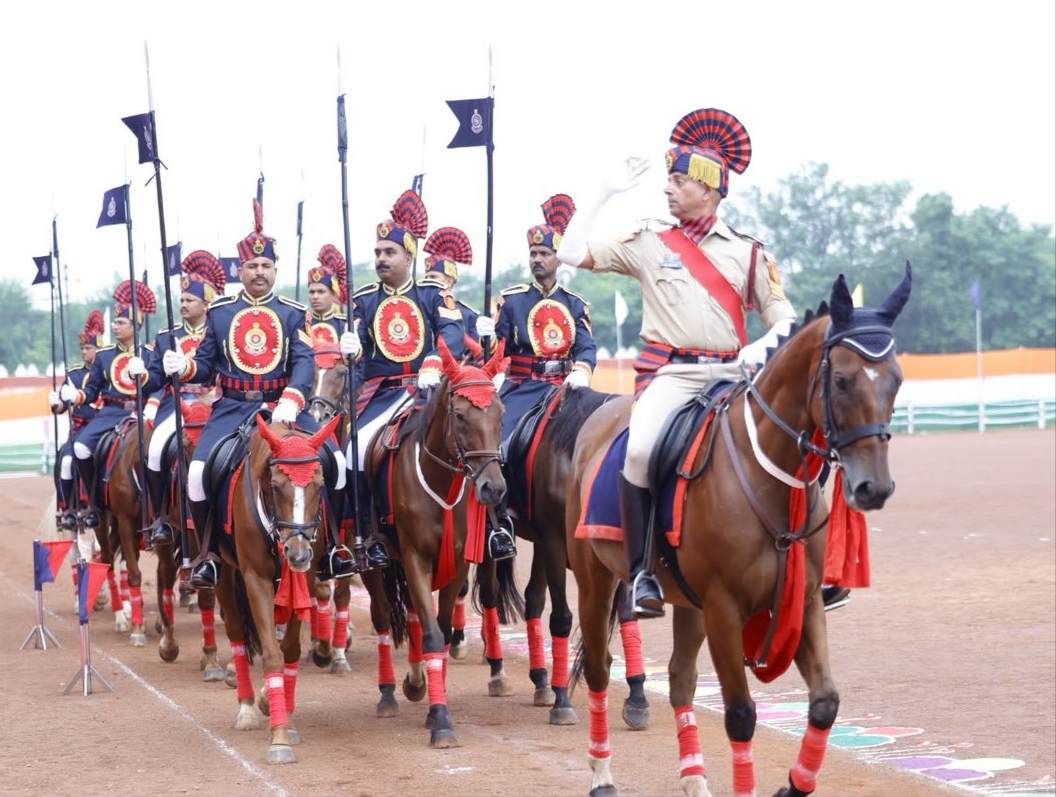 घुड़सवारों के साहस, महिला बैग पाईपर बैंड की लय और श्वान दल के रोमांचक प्रदर्शन से सजा स्वतंत्रता दिवस समारोह 5 IMG 20260815 161108