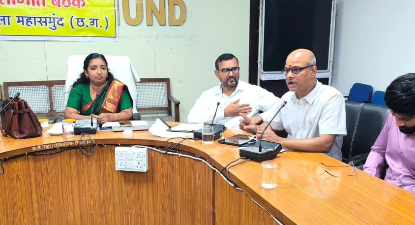 स्वतंत्रता दिवस की तैयारियों का सीईओ अनुपमा आनंद ने की समीक्षा, हर घर तिरंगा अभियान और माय भारत पोर्टल पर युवा पंजीयन बढ़ाने के दिए निर्देश 2 No. 49 l 637 2