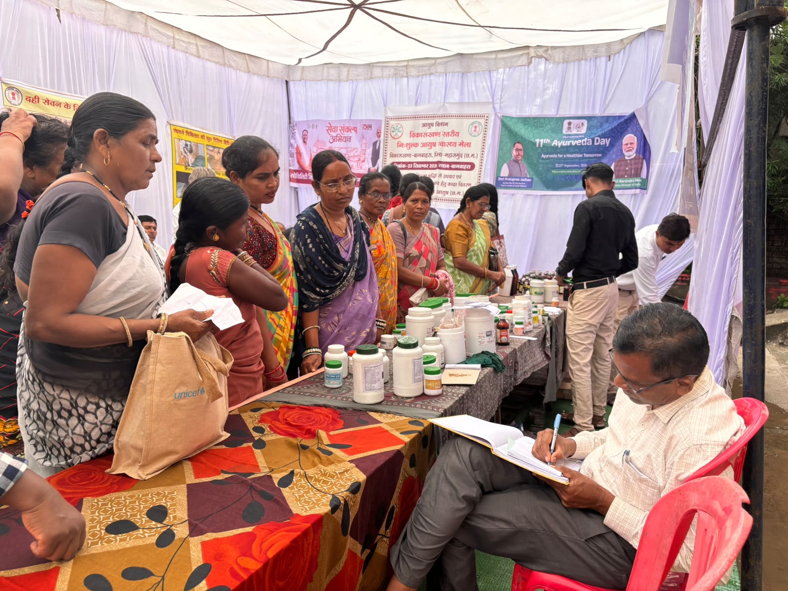 आयुष स्वास्थ्य मेले में 1400 से अधिक नागरिक हुए लाभान्वित, 500 से अधिक नागरिक योग अभ्यास में हुए शामिल 1 Ayush swasthya mela 3
