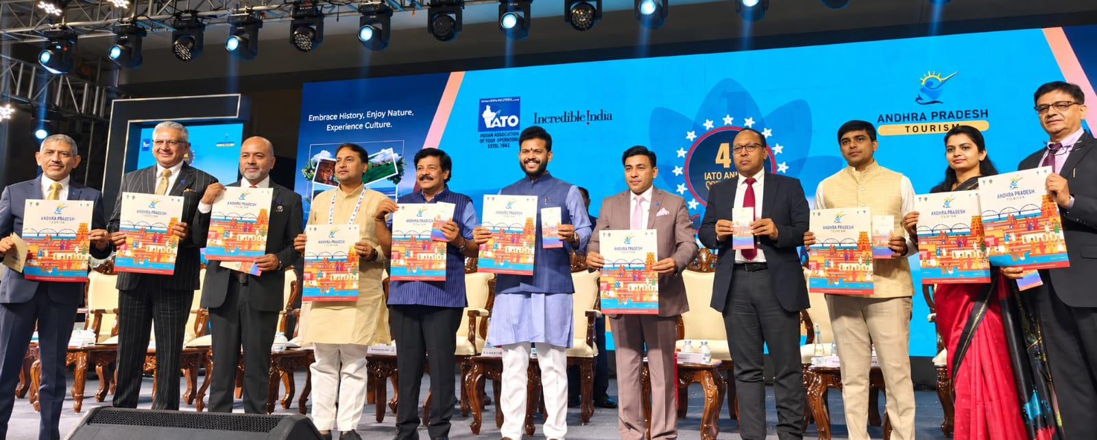 राष्ट्रीय पर्यटन मंच पर छत्तीसगढ़ की गूंज, देश-दुनिया के सामने खुली पर्यटन संभावनाओं की नई राह, ‘Best Emerging Tourist Destination’ सम्मान से बढ़ा गौरव 3 IMG 20260913 WA0013
