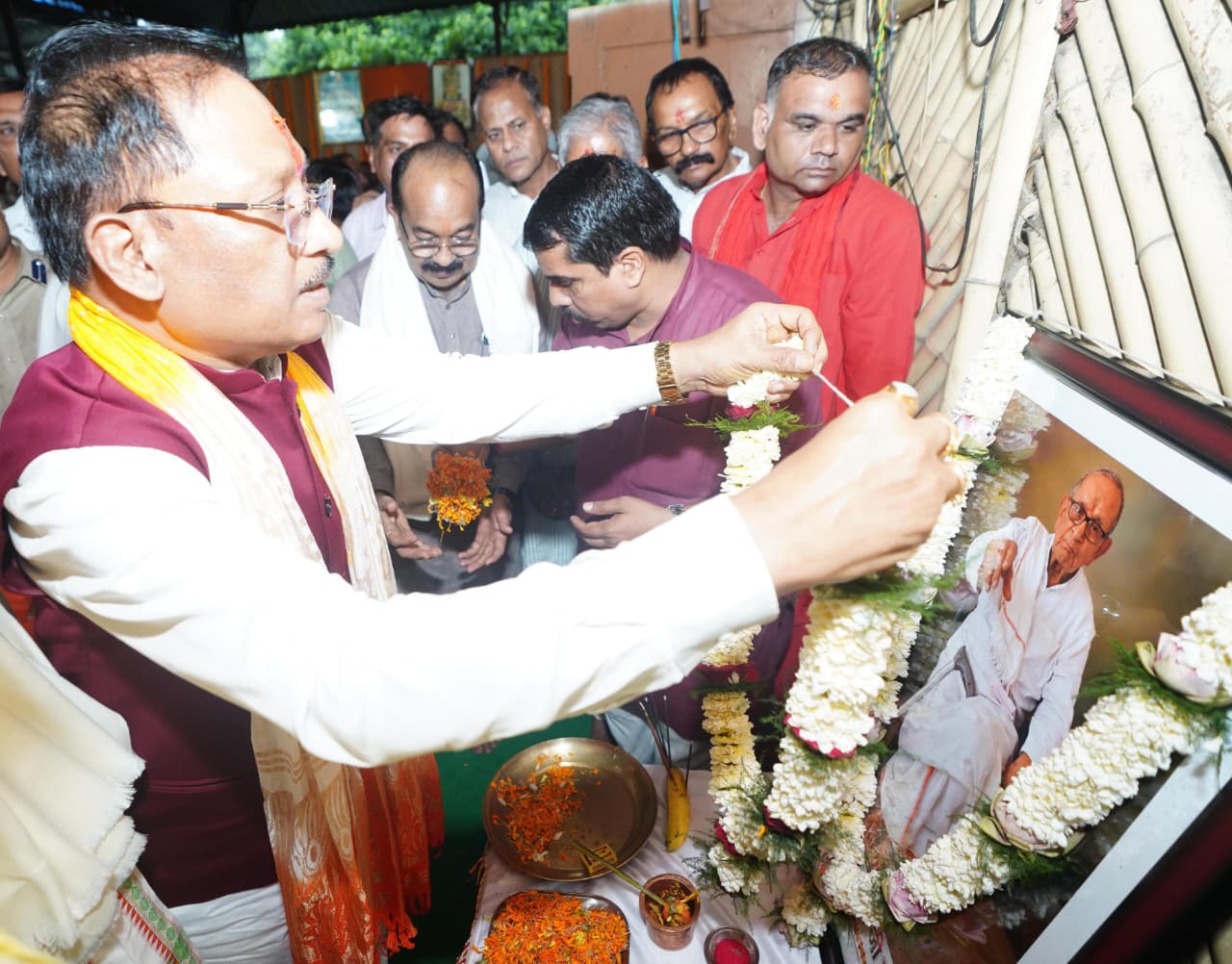 मुख्यमंत्री ने कहा - सेवा, संस्कृति और प्रकृति के संरक्षण के प्रति उनका समर्पण भावी पीढ़ियों को देता रहेगा प्रेरणा, मदकूद्वीप की पुरातात्विक और आध्यात्मिक विरासत के संरक्षण में स्वर्गीय शांताराम का योगदान सदैव स्मरणीय रहेगा : मुख्यमंत्री विष्णु देव साय 3 IMG 20260925 WA0025 1