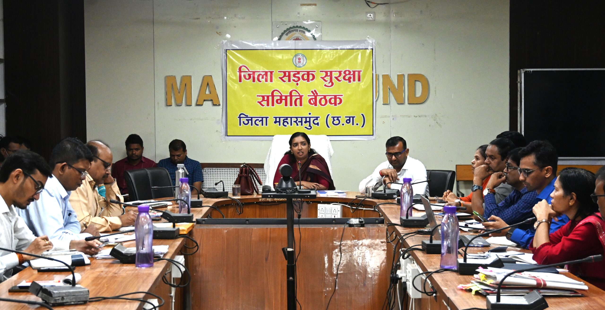 जिला पंचायत सीईओ ने ली सड़क सुरक्षा समिति की बैठक, संबंधित विभागों को समन्वय के साथ कार्य करने के दिए निर्देश 1 No. 29 scaled