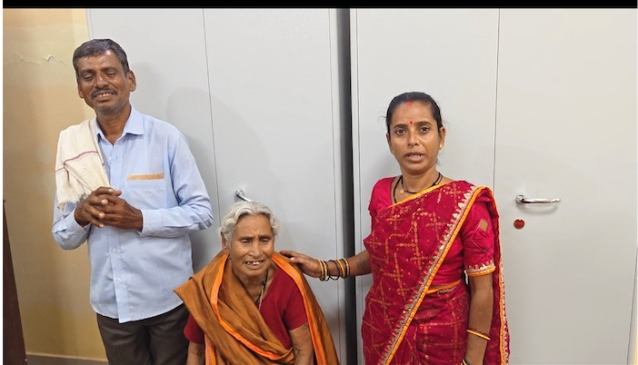 81 वर्षीय बुजुर्ग सोनकुंवर को मिली राहत: आसान पंजीयन प्रक्रिया से बेटे के नाम हुआ जमीन का हस्तांतरण, पारिवारिक दानपत्र पर पंजीयन शुल्क अब केवल 500 रुपये, परिवार को मिली 6,600 रुपये से अधिक की प्रत्यक्ष बचत 4 No. 94