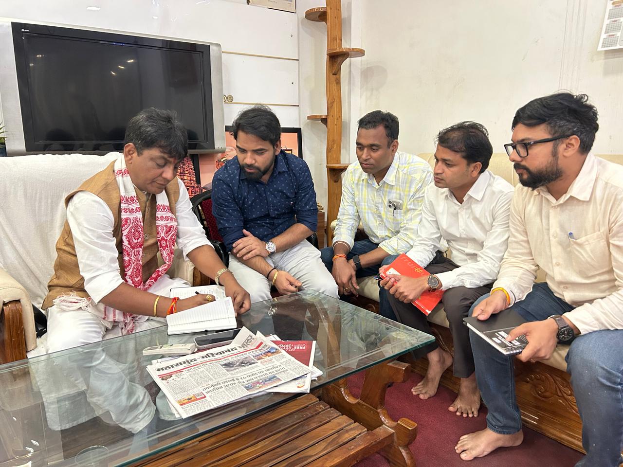 कोडार डायवर्सन परियोजना की मरम्मत से बढ़ेगी सिंचाई क्षमता, विधायक योगेश्वर राजू सिन्हा ने अधिकारियों को दिए निर्देश 1 IMG 20261025 WA0034
